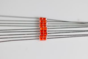 What are the characteristics of temperature sensors